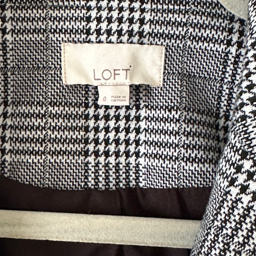 Loft Blazer - Picture 3 of 10